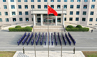 今天，一起升国旗！祝福伟大祖国！